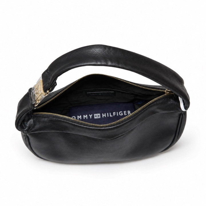 Tommy Hilfiger Contemporary Shoulder Bag AW0AW14884 Black Czarna średnia torebka na ramię pojemna ze złotymi detalami
