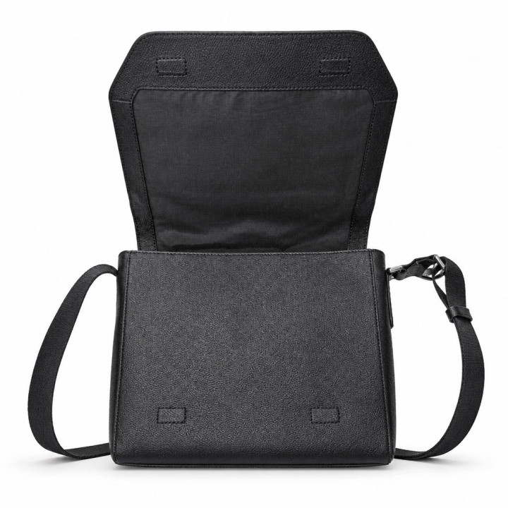 Tommy Hilfiger Coated Canvas Messenger Bag AM0AM11532 Torba listonoszka na ramię