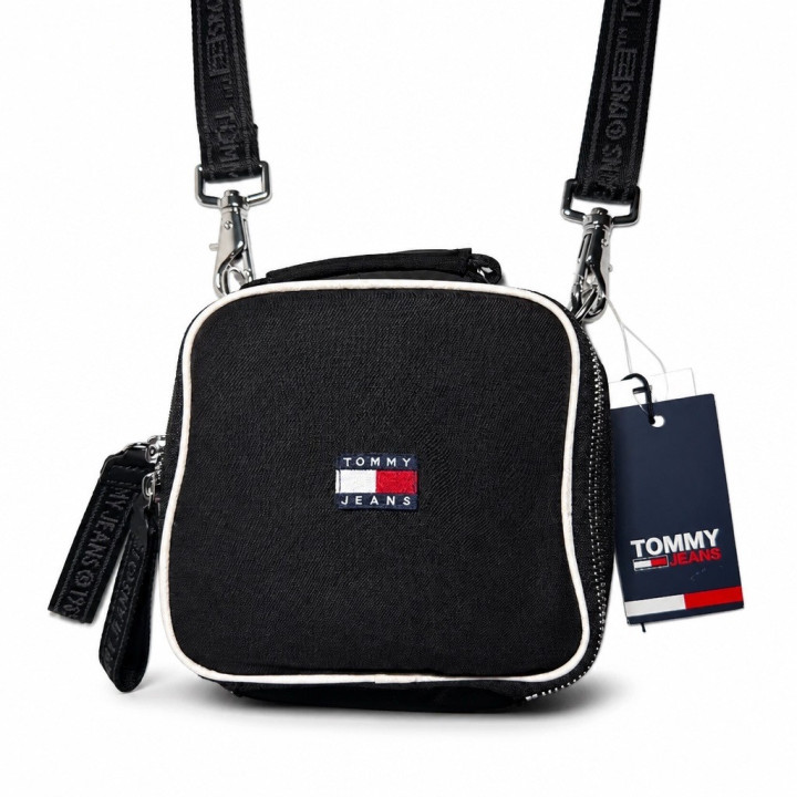 Tommy Hilfiger Tjw Heritage Camera Bag AW0AW16100 Czarna mała torebka kosmetyczka odpinany pasek
